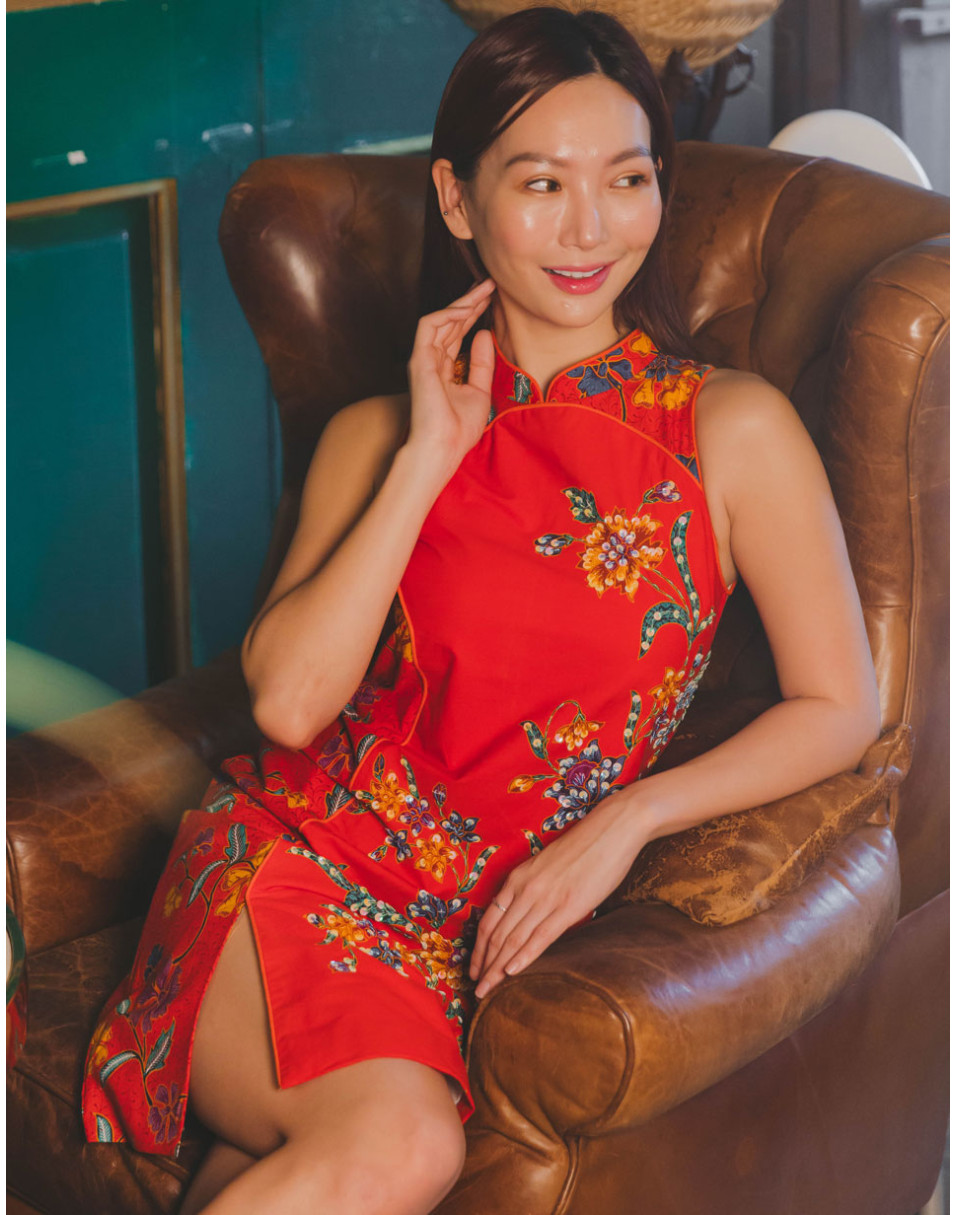 Batik shop model cheongsam